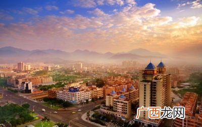 京口是指哪座城市,京口瓜洲一水间京口是指哪里？