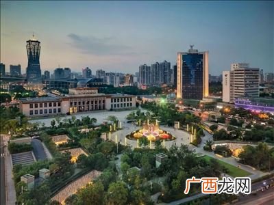 杭州有几个广场,杭州最大的广场？