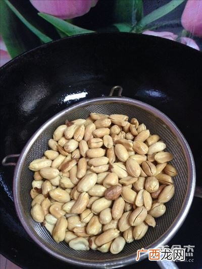 椒盐花生米怎么做,椒盐花生米能放冰箱吗?