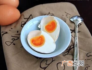 快速腌咸鸡蛋的方法有哪些,热水腌蛋方法？
