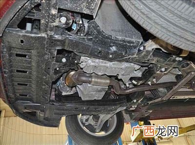 发动机下护板的坏处和好处,主驾驶底下的护板烂了严重吗？