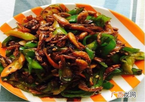 红烧辣椒怎么做,线椒红烧兔子的家常做法？