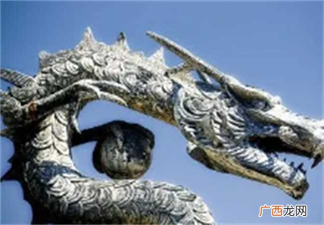 2000生肖在22年事业运