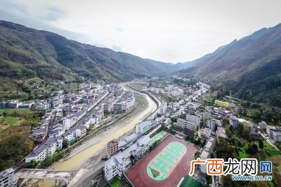 坪坝镇属于哪个市,武汉到京山县坪坝镇的汽车路线？