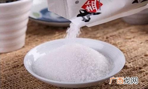 盐怎么提炼出来的,食用盐是怎么提炼的？