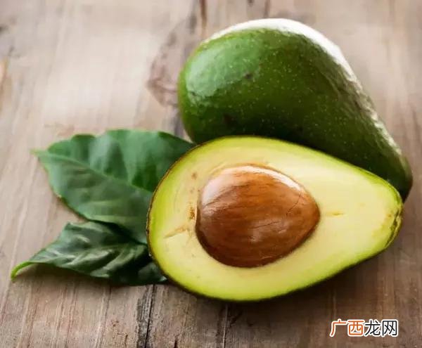 牛油果能直接吃吗,牛油果是自然成熟还是要催熟？