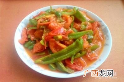 青椒炒西红柿---营养美味,青椒西红柿炒豆角做法？