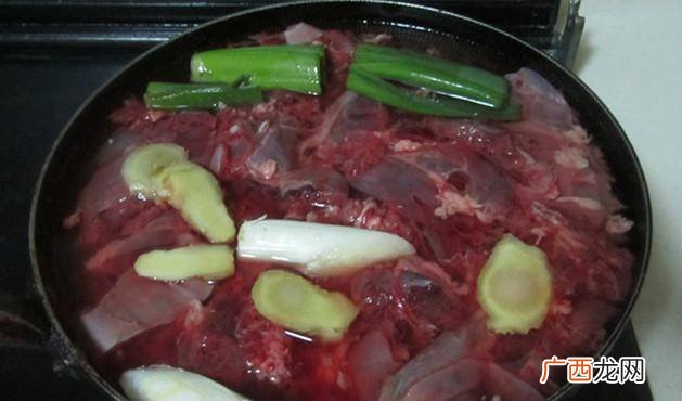 兔肉火锅的做法,十陵凉水井火锅兔做法？
