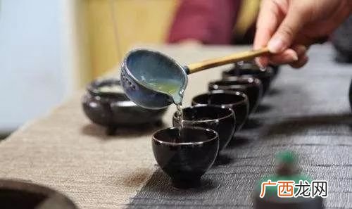 茶礼敲几下,三水早茶礼仪？