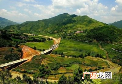 那坡县景点,合那高速沿途风景？