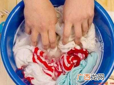 洗衣服怎么洗