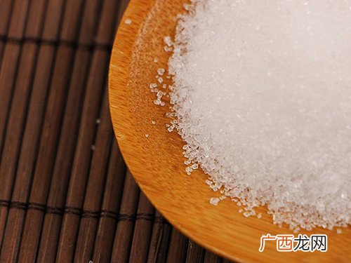 白砂糖和绵白糖有什么区别,蔗糖和白糖的区别？