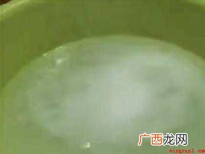 爆炸盐洗鞋子怎么用