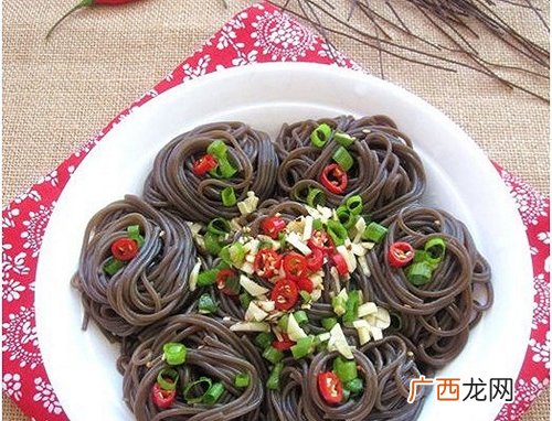 珍选捞汁金针菇的做法,捞汁干豆腐的家常做法？