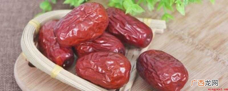 食物提前准备:荷兰豆250克、百合3个、红枣15个、油、盐、 炒大枣怎么炒
