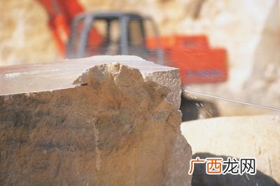 一方沙等于多少吨,1立方湿砂等于多少吨？