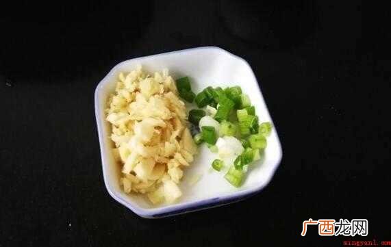 盐水鸡的作法,简单易学 家庭盐水鸡的做法