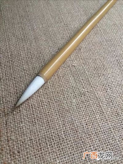 写毛笔字狼毫笔好还是兼毫笔好,狼毫笔与毛笔的区别？