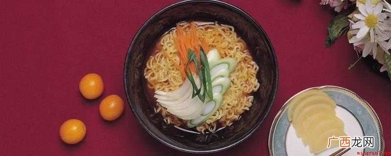红烧牛肉面、鲜虾鱼板面、香菇炖鸡面、蘑菇鸡面 泡面种类
