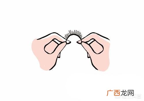贴假睫毛的方法,假睫毛怎么贴？