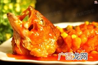 糖醋松鼠鱼用什么鱼,松鼠鱼怎么做呀？