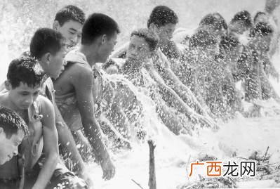 沧海横流方显英雄本色下一句,风生水起才知天高云淡,沧海横流方显英雄本色李彦宏说的这句话是什么意思？