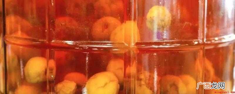 青梅酒中的多酚类物质还能抑止人体脂肪沉积 自泡酸梅酒的功效与作用