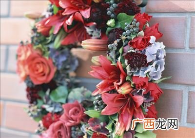 鲜花盛开了.扩句扩三处,花儿开了。扩句？