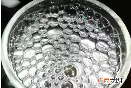 酒花怎么辨别好坏,酒花怎么看酒好坏？