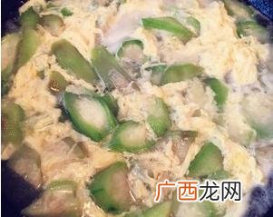 丝瓜汤怎么做才好吃好喝,丝瓜汤要先炒丝瓜吗？