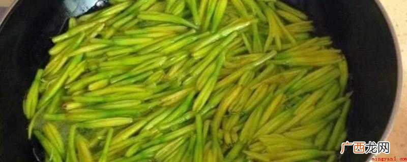 炒豆子,最好把它们烫一下,否则不容易煮了 什么菜需要焯水再吃