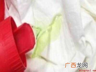 衣服上有荧光增白剂怎么去除