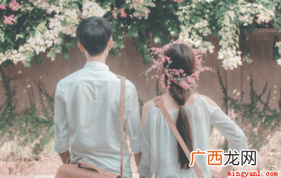 草莓泡芙卷,马克菠萝包,眼里有星河;笑里有清风 4、邮寄日出