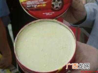 白布鞋上的黑色痕迹怎么去除