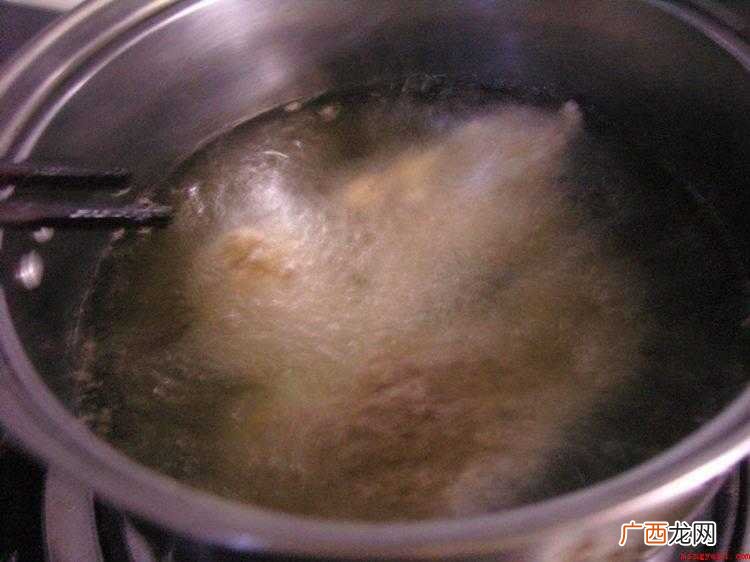 黑椒鸡肉切成块状的做法 香酥鸡块的做法和腌料