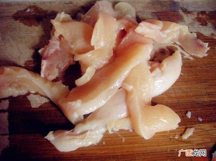 黑椒鸡肉切成块状的做法 香酥鸡块的做法和腌料