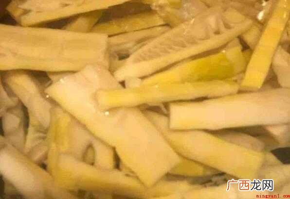 扁尖、猪里脊、盐、料酒、味精、蛋清、木薯淀粉、姜、葱、白砂糖 扁尖的做法