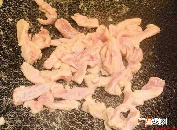 扁尖、猪里脊、盐、料酒、味精、蛋清、木薯淀粉、姜、葱、白砂糖 扁尖的做法