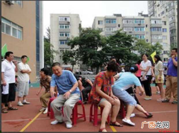 抢凳子的游戏规则是什么