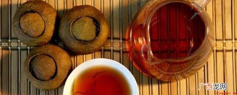 泡橘普茶的方法:用茶针在小青柑底部开两三个小孔 桔普茶怎么泡