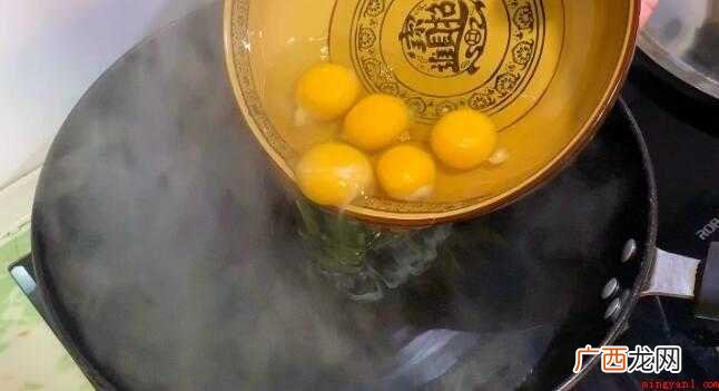 鸡蛋不容易散花怎么办? 怎么打荷包蛋不会散