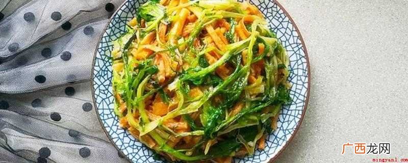 苦菊炒三子,大火翻炒至苦菊和三子变软,少许鸡粉调味 苦菊熟吃做法
