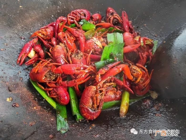 火爆龙虾怎么个做法呢,火爆小龙虾的做法？