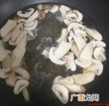 三分钟。松茸汤用料:松茸5 松茸煮汤大概煮多长时间