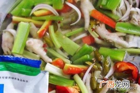 泡椒凤瓜怎么做的,正宗四川泡椒凤爪的制作方法？