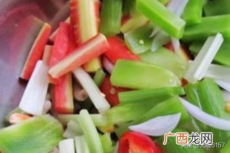 泡椒凤瓜怎么做的,正宗四川泡椒凤爪的制作方法？