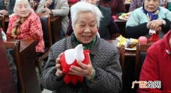 适合老年人玩的互动游戏有哪些