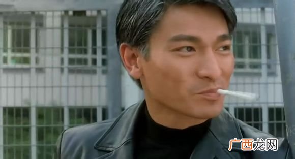 刘德华抽烟吗,刘德华抽烟吗？