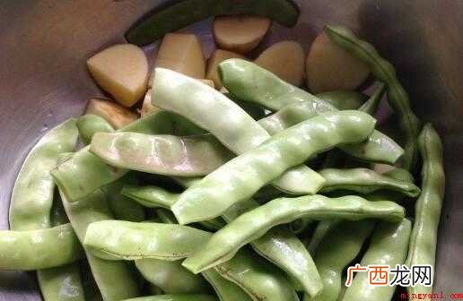豆角盖被和面怎么做好吃 豆角盖被的饼怎么和面