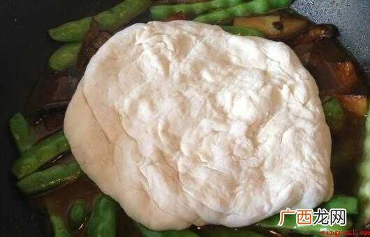 豆角盖被和面怎么做好吃 豆角盖被的饼怎么和面